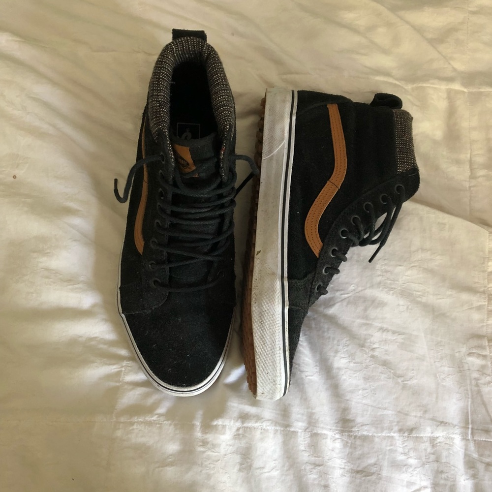 Black Vans SK8-Hi MTE